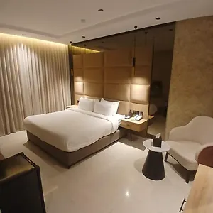 https://xyz-qurtoba-1.hotelsriyadh.net
